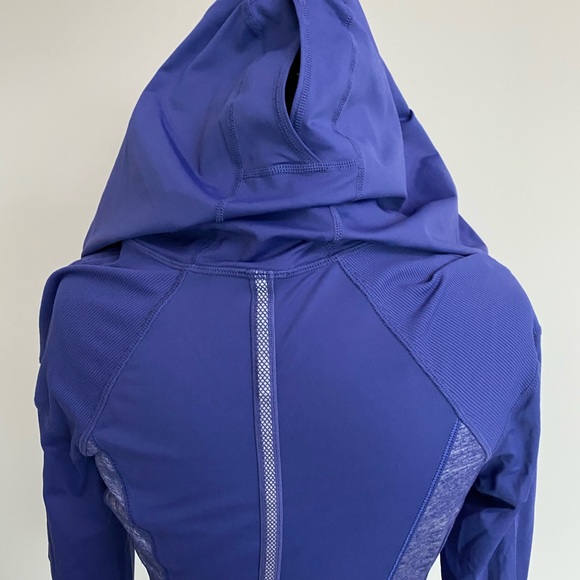 💥HOST PICK💥 Rare Lululemon Run Cross Train Pullover - Picture 4 of 5
